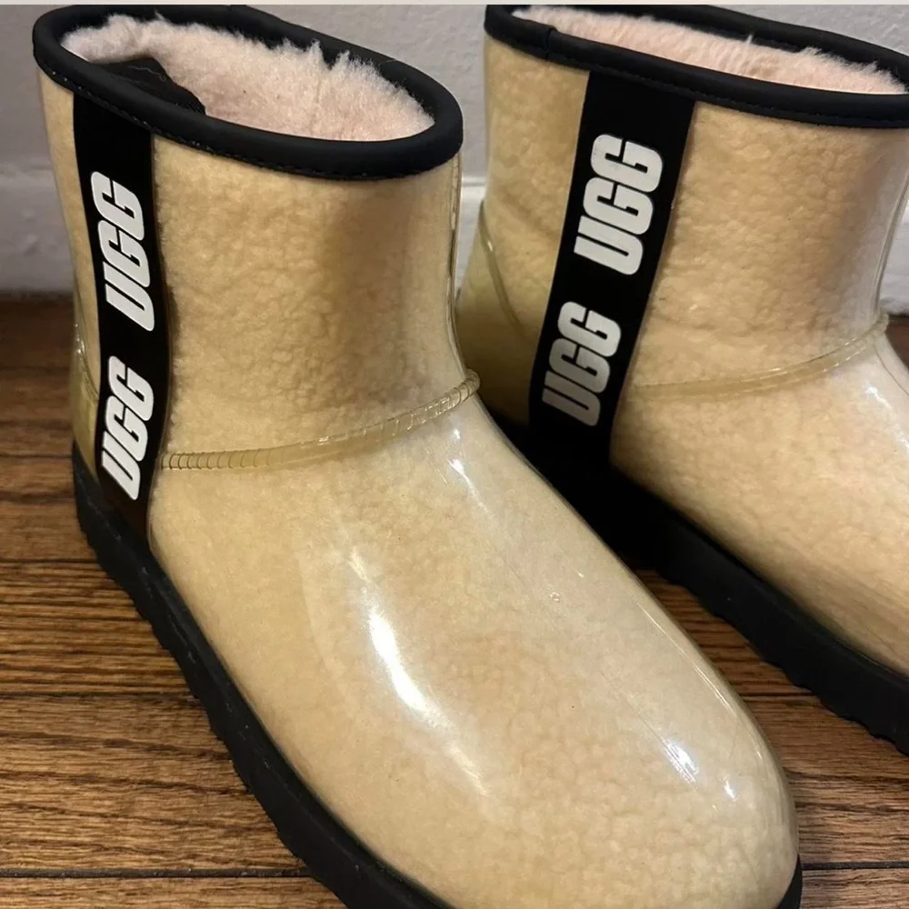 UGG Short Waterproof Winter Boots in Cream with Black Trim